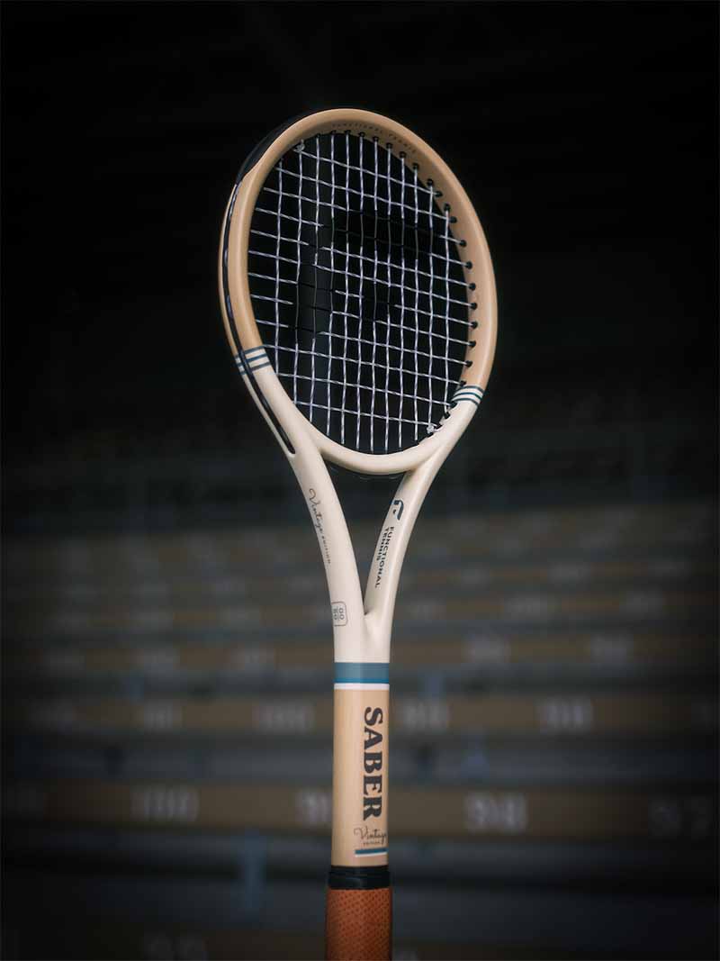 Functional Tennis Saber Vintage Edition in the stadium